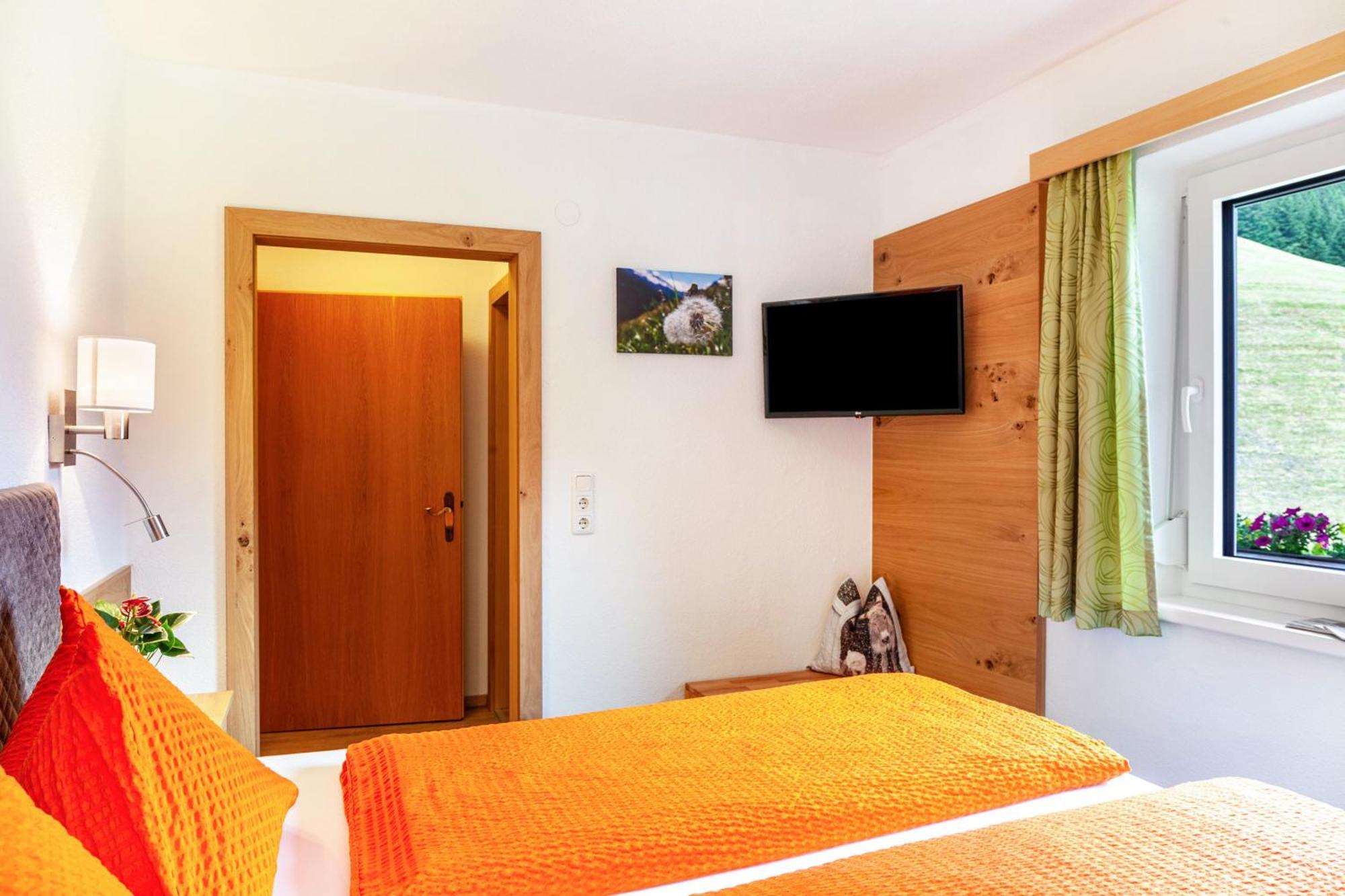 Haus Alpenheim Apartment 3 ทักซ์ ภายนอก รูปภาพ